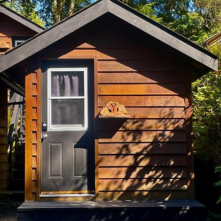 The Hiker Huts Port Renfrew Exterior foto